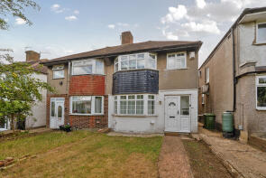 897, East Rochester Way, Sidcup DA15 8TF
