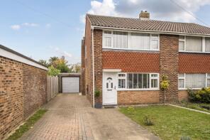24, Ravendale Road, Sunbury-on-thames TW16 6PJ