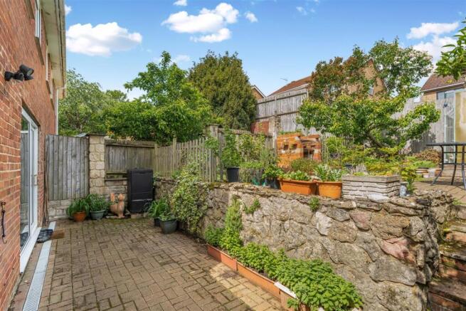 9 Hillside Close, Banbury-11.jpg