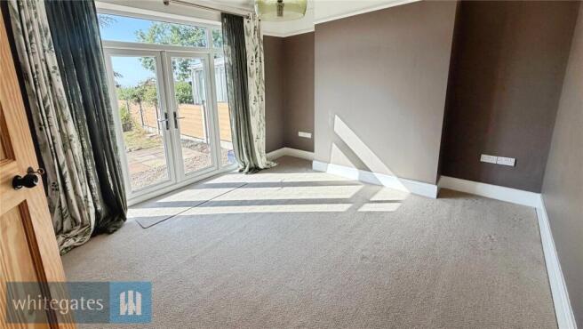 4 bed Semi-Detached to rent Image 5