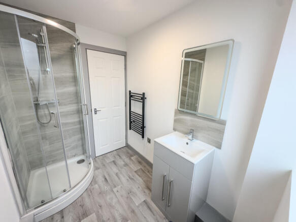 1 bed Apartment to rent Image 9