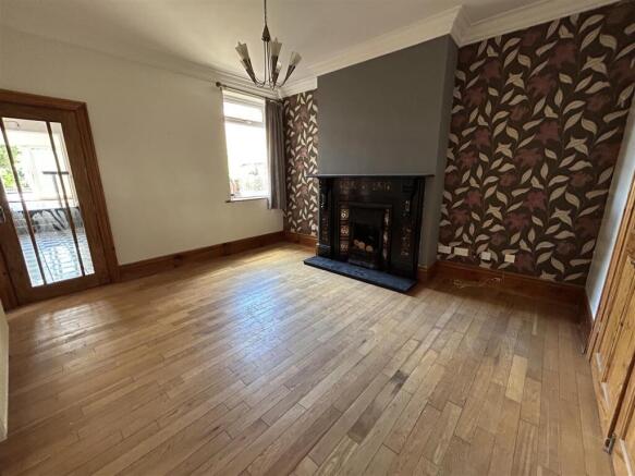 5 bed Semi-Detached to rent Image 5