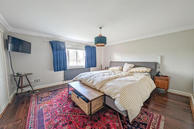 Bed 1.jpg