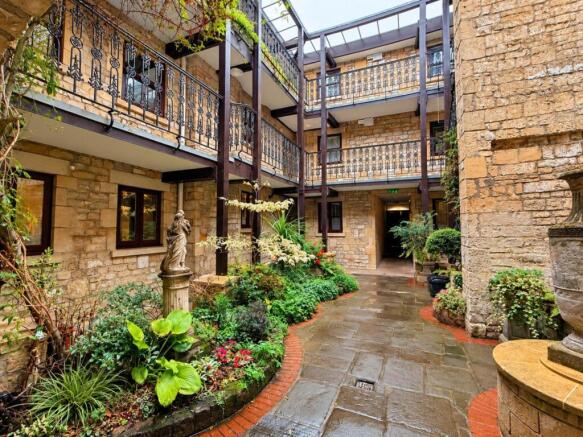 Caxton Court, Bath photo 2