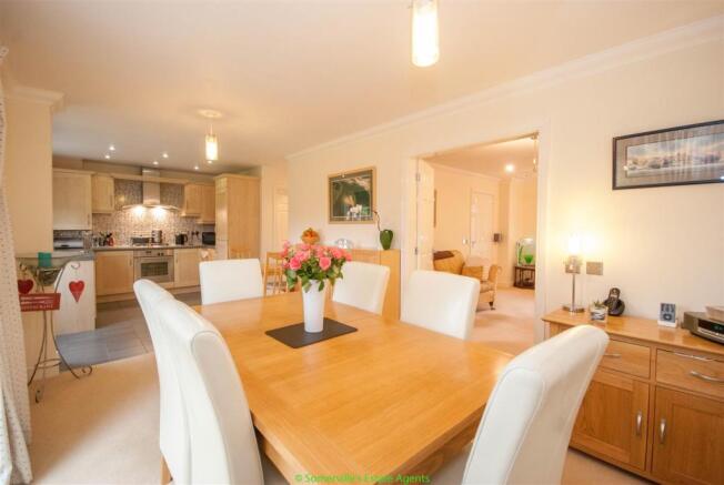 Open Plan Kitchen & 