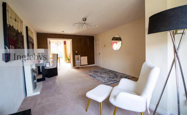 4 bed Detached for sale Image 4