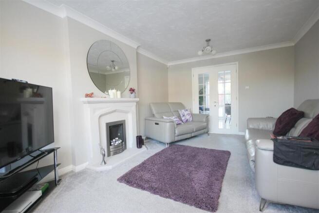 NN8 Charlbury Close, Wellingborough photo 3