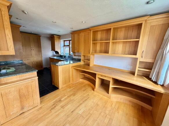 3 bed Detached Bungalow for sale Image 5