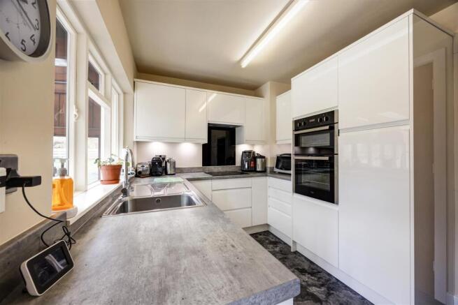 3 bed Detached Bungalow for sale Image 9
