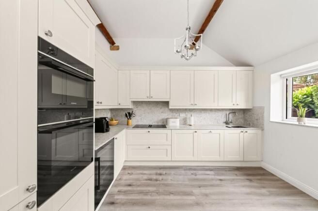 3 bed Barn Conversion for sale Image 9