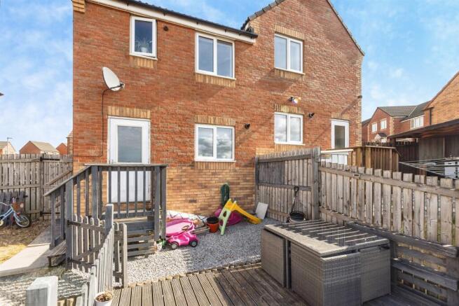 2 bed Semi-Detached for sale Image 8
