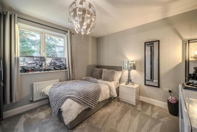 4 bed Detached for sale Image 10