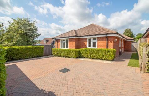 South Road, Horndean, PO8 0EN