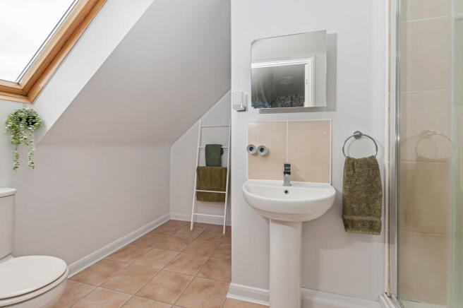 4 bed Detached for sale Image 11