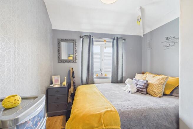4 bed Semi-Detached for sale Image 11