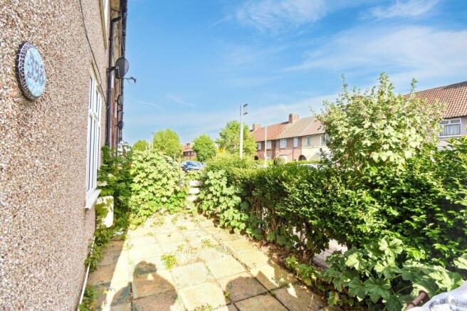 398 Hedgemans Road, Dagenham, Essex, RM9 6BU