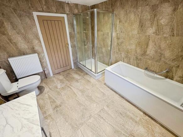 3 bed Bungalow to rent Image 12