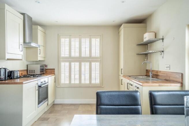 2 bed Apartment for sale Image 11