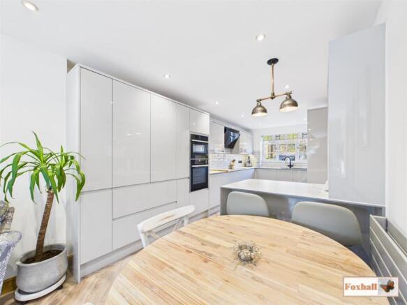 Kitchen / Breakfast Area/Dining