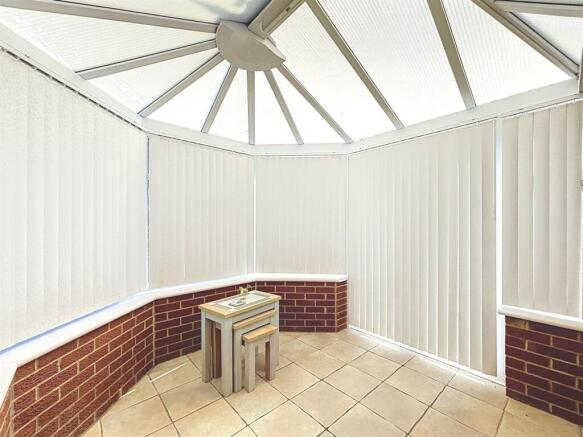 2 bed Semi-Detached Bungalow for sale Image 12
