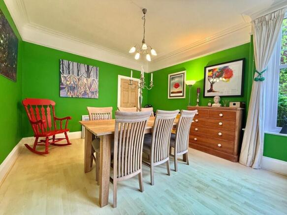 5 bed Semi-Detached for sale Image 6