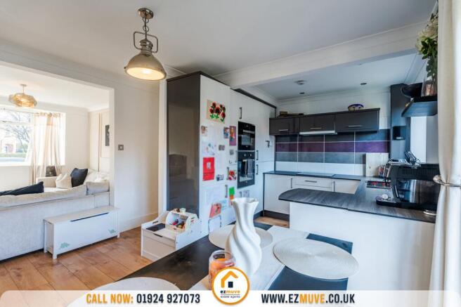 3 bed Semi-Detached for sale Image 7