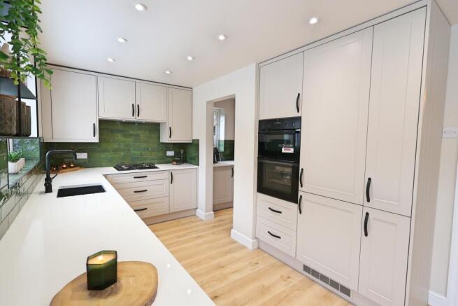 4 bed Detached for sale Image 5