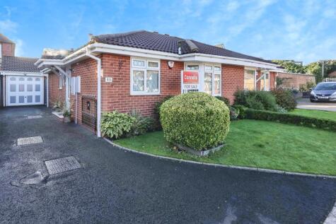 Regis Gardens, Rowley Regis
