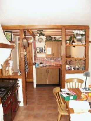 Kitchen/Breakfast Room: