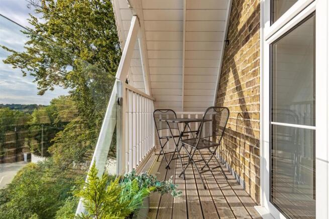 3, 25 Westview Road Low Res - 0029 -_IMM6570 -.jpg