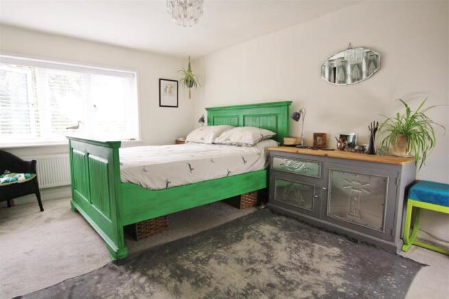 Bedroom 2.JPG