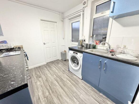 Kitchen alt view