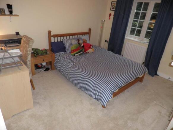 BEDROOM 2