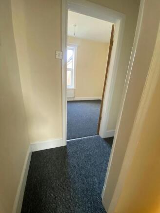 2 bed Terraced to rent Image 10