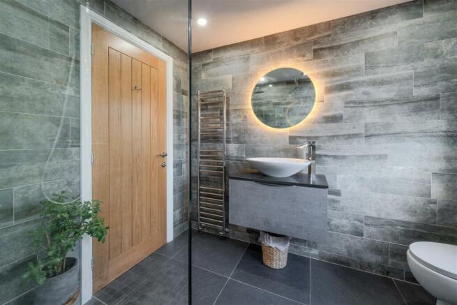 Bathroom-4.jpg