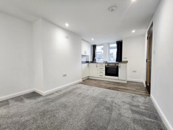 1 bed Flat to rent Image 5