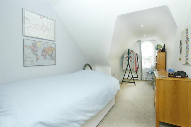 BEDROOM 5
