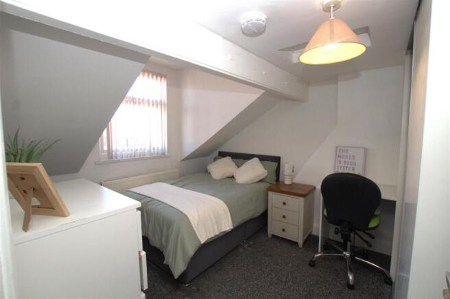 5 bed House to rent Image 12