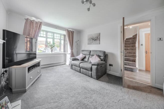 5 bed Detached for sale Image 8