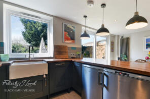 4, Southbourne Gardens, London SE12 8UQ