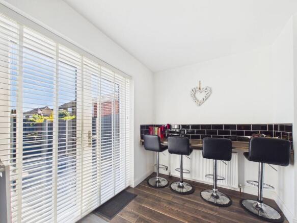 4 bed Semi-Detached for sale Image 11