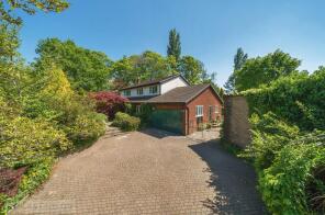 66 Jorone, Spire Hollin, Glossop SK13 7BS