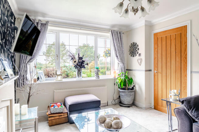 5 bed Detached for sale Image 7