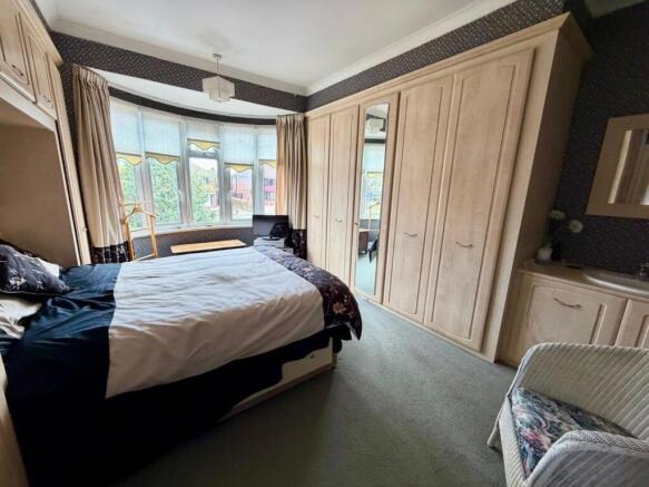 4 bed Semi-Detached for sale Image 9