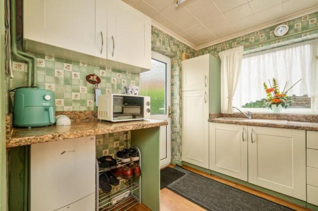 3 bed Semi-Detached for sale Image 7
