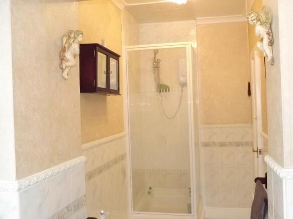 BATHROOM EXTRA PHOTO