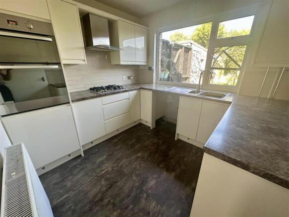 3 bed Semi-Detached for sale Image 4