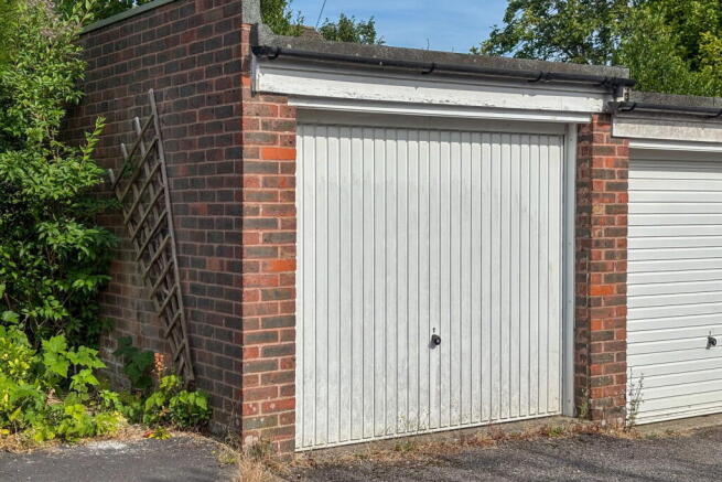 Hasted Drive, Alresford photo 4