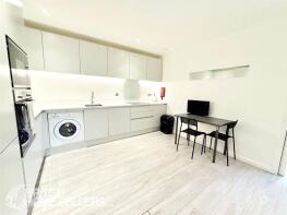 Flat 23, 34 Calum Court, High Street, Purley CR8 2FR