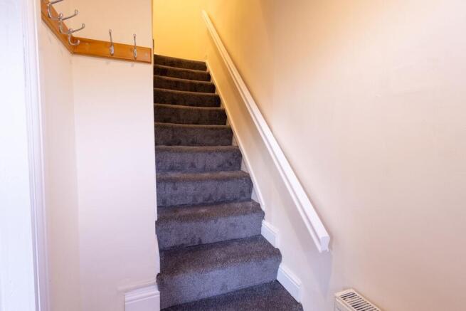 1 bed Terraced to rent Image 5